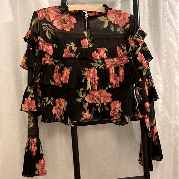 Forever 21 NWT Sheer floral crop top with layered ruffles. - Picture 2 of 5
